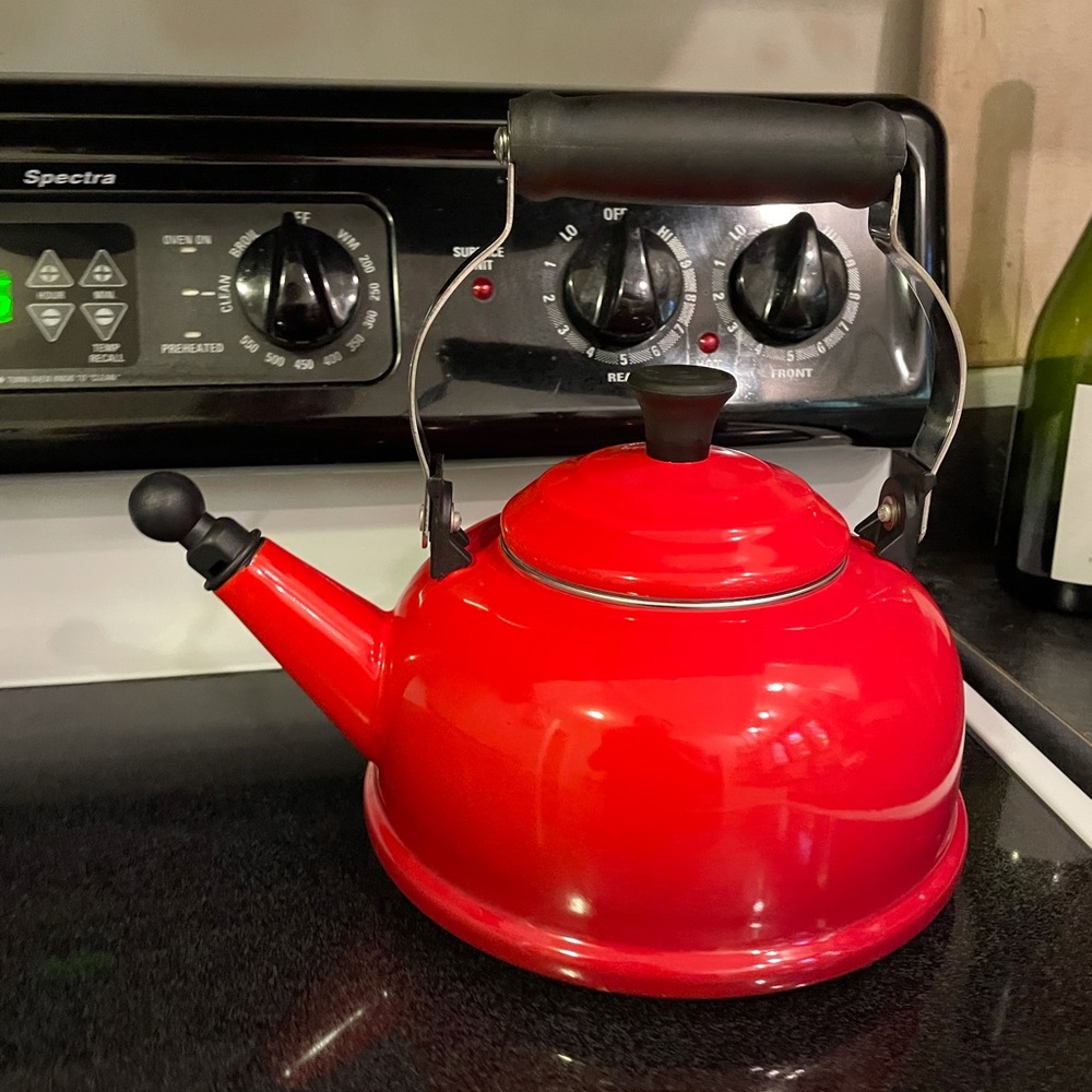 Le Creuset tea pot